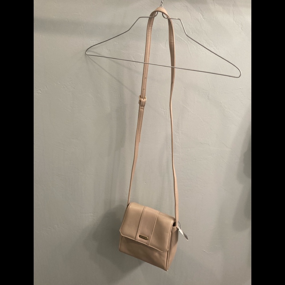 NWT Vintage Liz Claiborne taupe crossover purse.